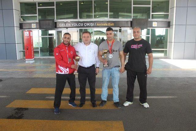 Türkiye Şampiyonu Mehmet Ali’nin Tek Hedefi Dünya Şampiyonluğu