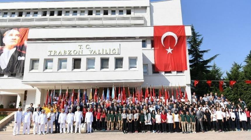 Trabzon&rsquo;da 140 Bin &Ouml;ğrenci Ders Başı Yaptı