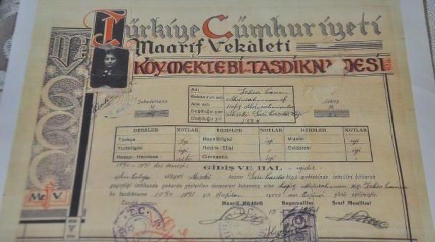 100 Yıllık &Ccedil;ınarı Kitap Okuma Sevgisi Hayata Bağladı