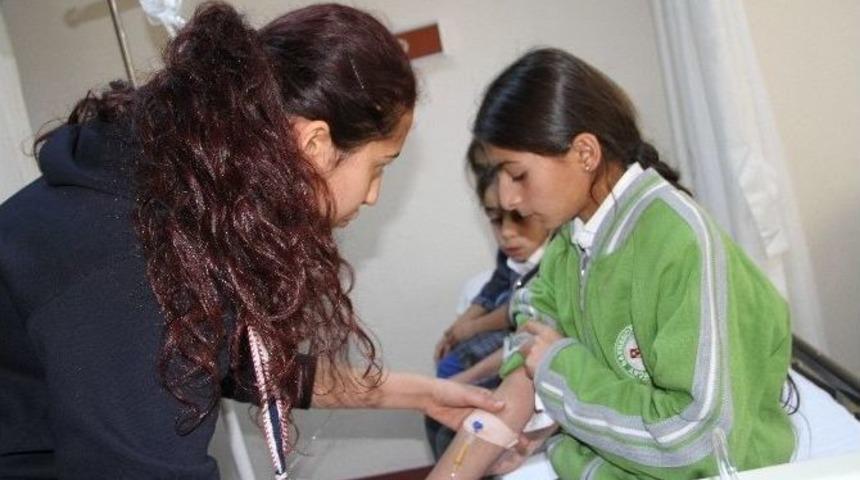 Ardahan&rsquo;da 37 İlk&ouml;ğretim Okulu &Ouml;ğrencisi Zehirlendi