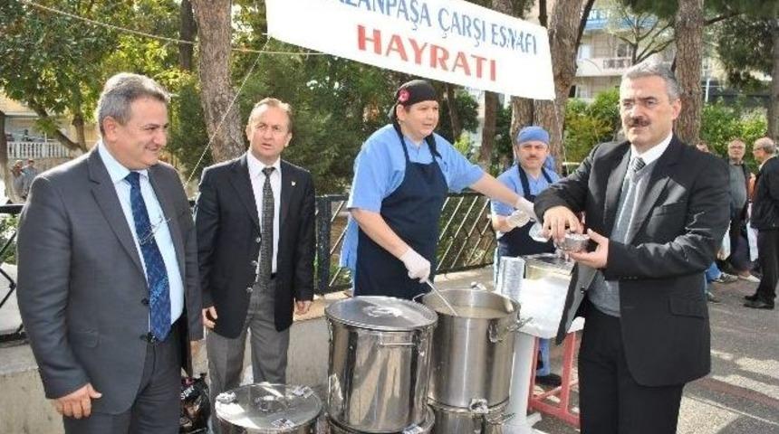 Ramazanpaşa Esnafı Aşure Geleneğini S&uuml;rd&uuml;rd&uuml;