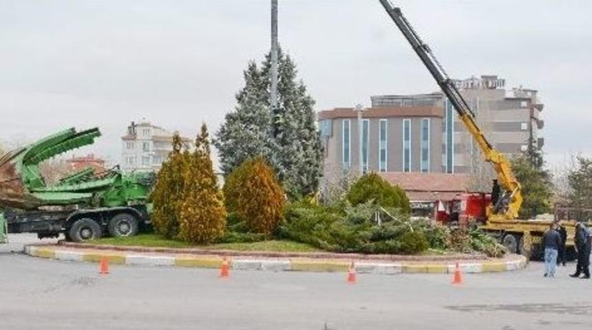 Aksaray Belediyesi&rsquo;nden Tiyatro Kavşağında D&uuml;zenleme