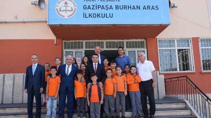 Reşadiye&rsquo;de 3 Bin 295 &Ouml;ğrenci Ders Başı Yaptı