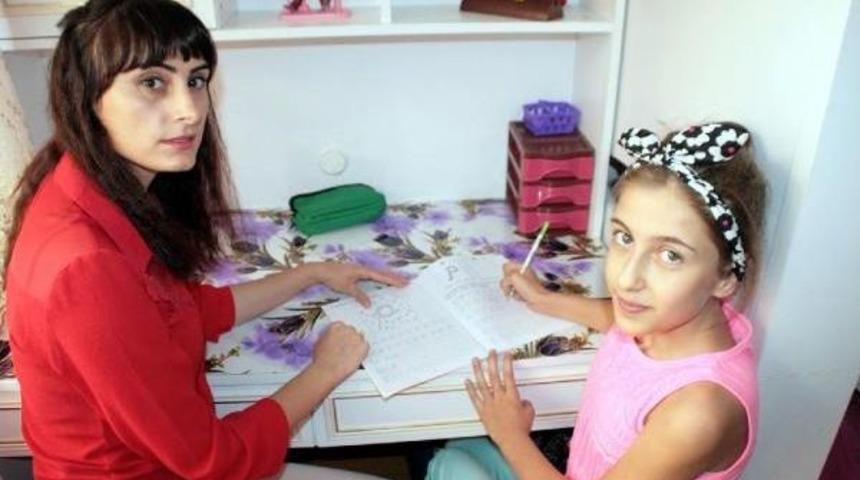 Kaymakamdan Evde Eğitim G&ouml;ren İclal'e Ziyaret