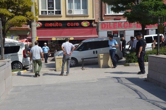 Eskişehir’de Fetö Şüphelisi 4 Polis Adliyede 1