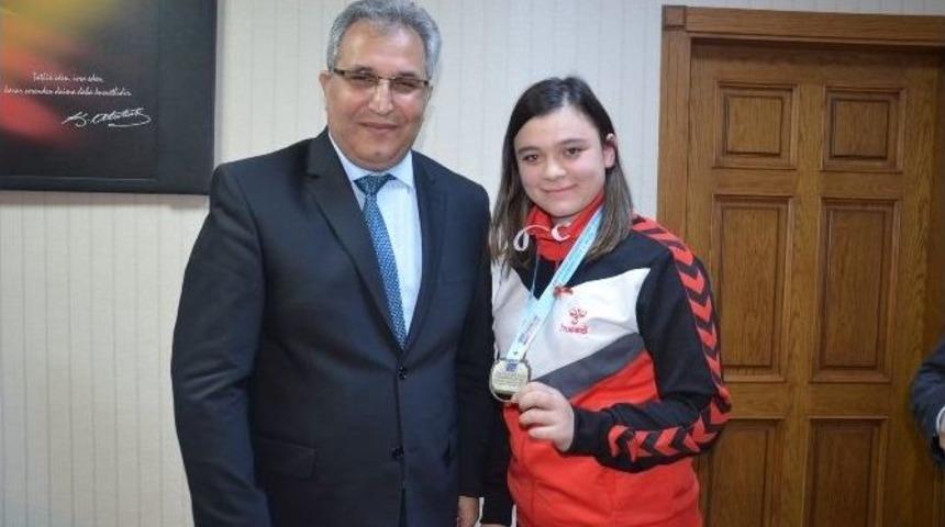 Avrupa Derecesi Yapan Sporculara &Ouml;d&uuml;l