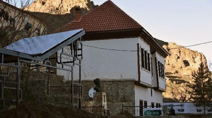 G&uuml;m&uuml;şhane&rsquo;de Tarihi Bina Projeyle G&uuml;neş Evi Oldu