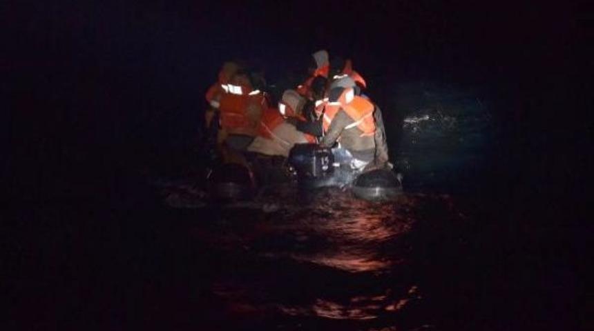 Yunan Askerinin &Ouml;l&uuml;me Terk Ettiği G&ouml;&ccedil;menleri T&uuml;rk Askeri Kurtardı