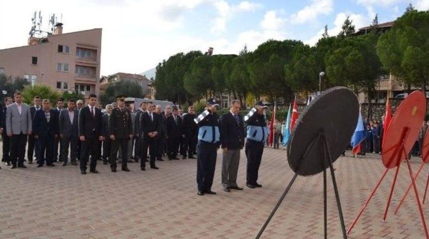 Atat&uuml;rk, Karacasu&rsquo;da T&ouml;renlerle Anıldı