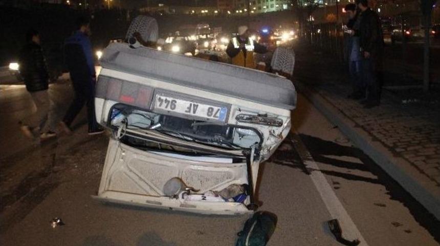 Ters D&ouml;nen Otomobilden Sağ &Ccedil;ıktılar