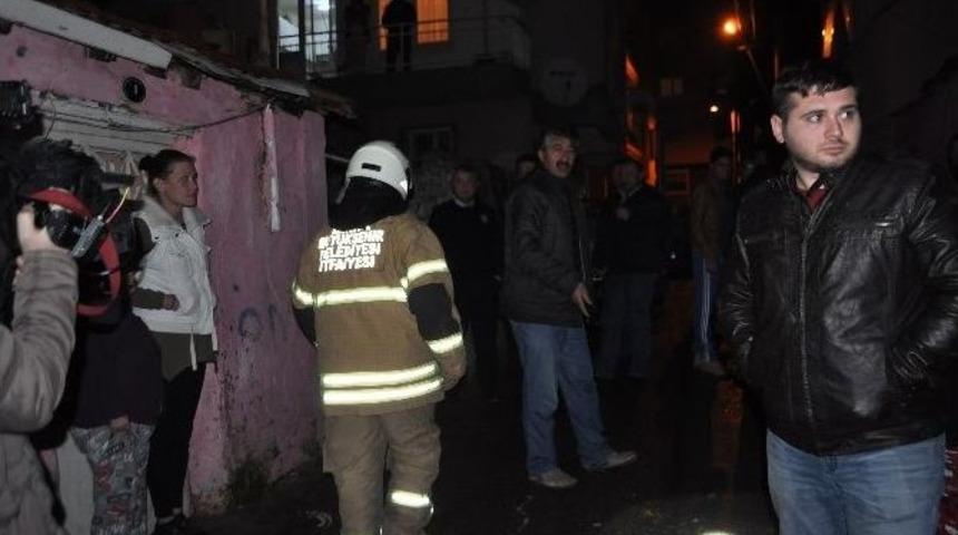 İzmir&rsquo;de Bir Evin &Ccedil;atısı &Ccedil;&ouml;kt&uuml;:1 Yaralı