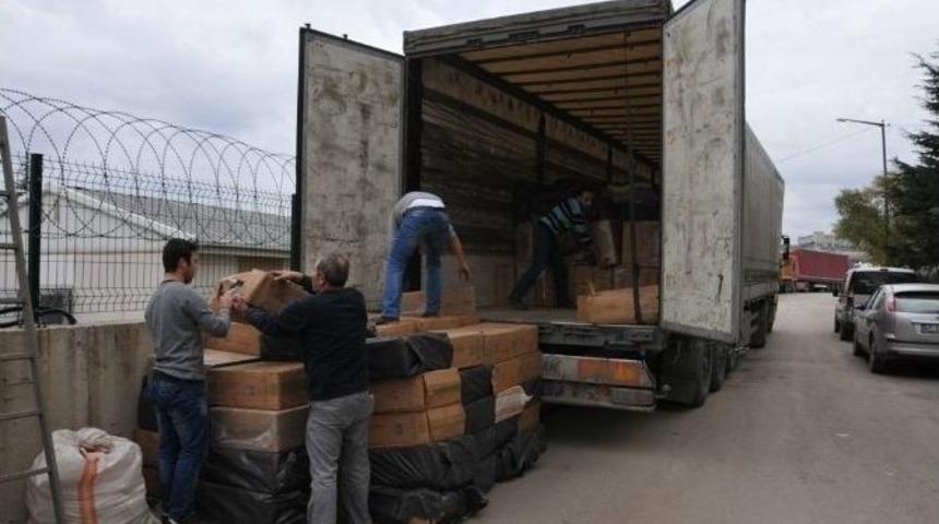 Sahte M&uuml;h&uuml;rl&uuml; Tır&rsquo;da 313 Bin Paket Ka&ccedil;ak Sigara Ele Ge&ccedil;irildi