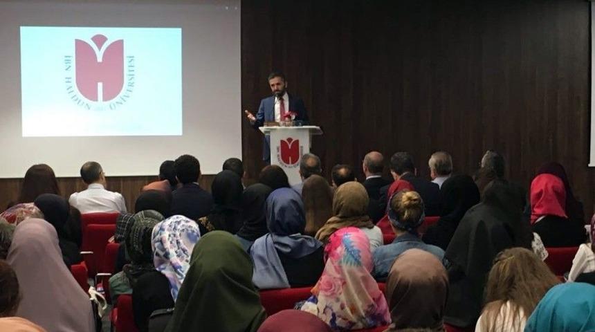 İbn Haldun &Uuml;niversitesi&rsquo;nde İlk Dersi Rekt&ouml;r Şent&uuml;rk Verdi