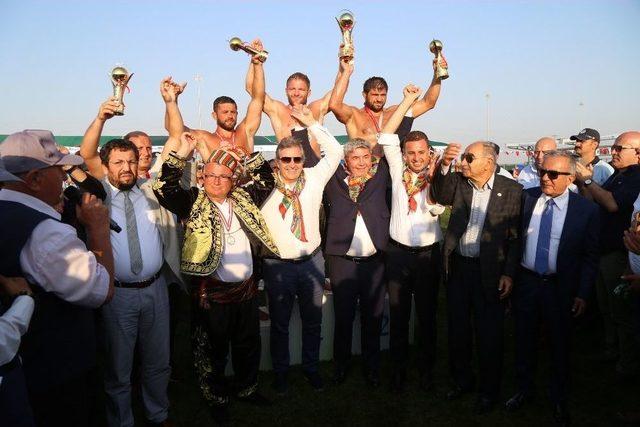 İsmail Balaban, İzmit Ve Balıkesir Güreşlerinin Şampiyonu Oldu 1