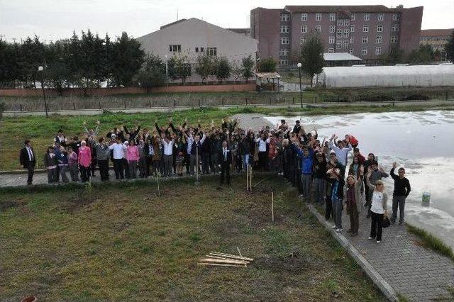 Yabancı Konuklardan Atatürk’e Saygı Duruşu