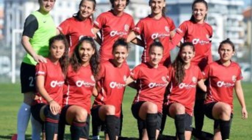 Muratpaşa&rsquo;nın Kadınları Camspor&rsquo;u Konuk Ediyor