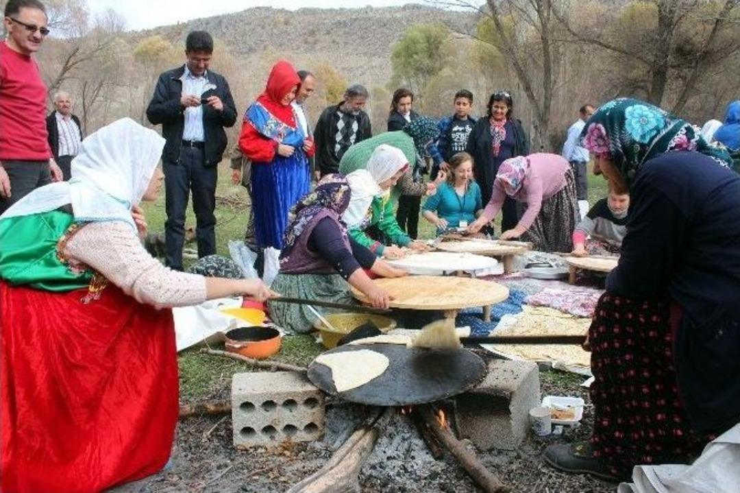 Romen &Ouml;ğrenciler T&uuml;rk K&ouml;y Yaşantısını Tanıdı