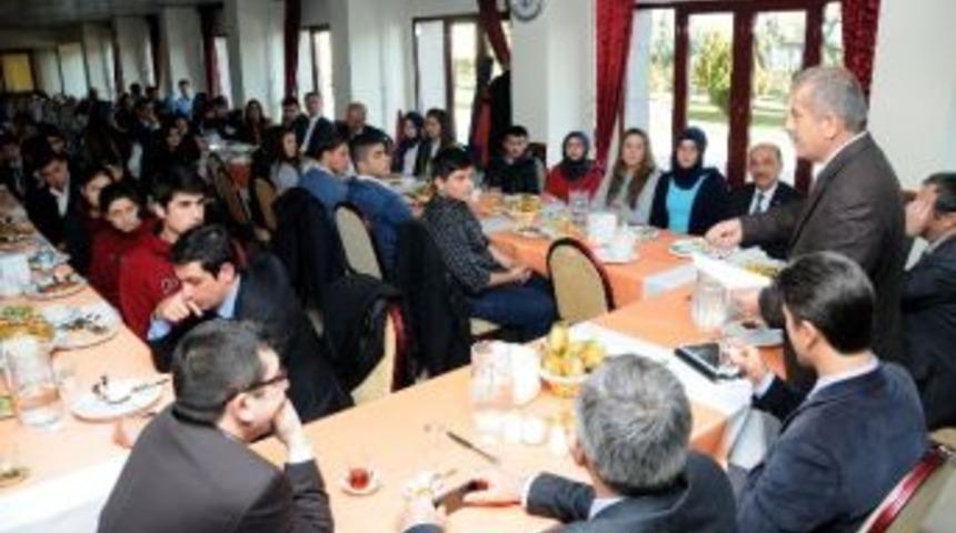 Pursaklar Kent Konseyi Gen&ccedil;lik Meclisi Başkanlarını Se&ccedil;ti