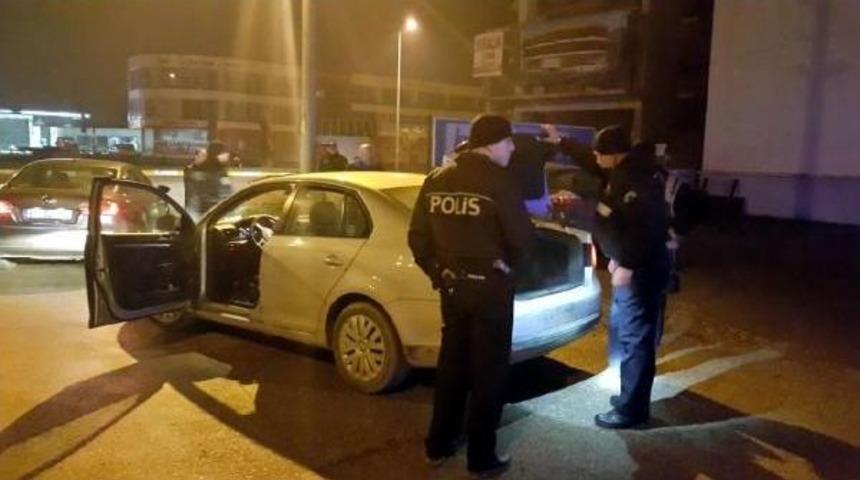 D&uuml;zce'de 3 Saatlik Denetimde 1 Tabanca, 3 Gram Uyuşturucu Ele Ge&ccedil;irildi