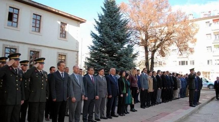 Hafik&rsquo;te Ulu &Ouml;nder Atat&uuml;rk &Ouml;l&uuml;m Yıl D&ouml;n&uuml;m&uuml;nde Anıldı