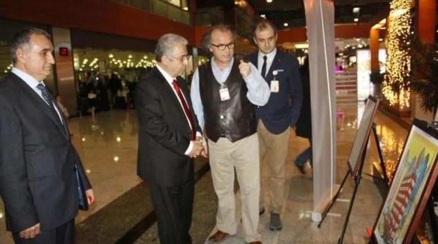 Turizm Karikat&uuml;rleri Sergisi Sabiha G&ouml;k&ccedil;en Havalimanı'nda A&ccedil;ıldı