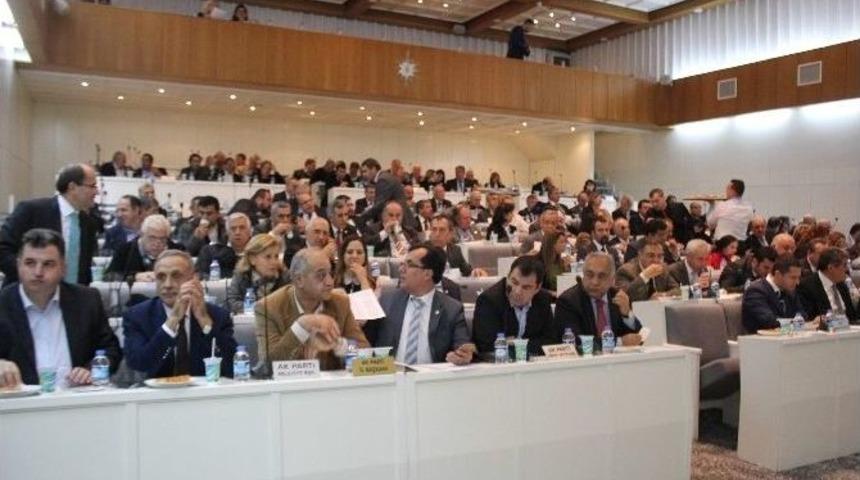 İzmir B&uuml;y&uuml;kşehir Belediye Meclisi Olağan&uuml;st&uuml; Toplandı