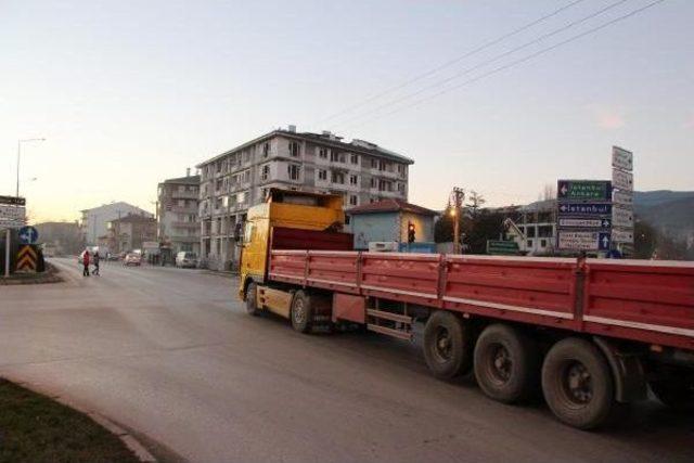 Polislere Rağmen Kırmızı Işığa Aldırmadılar