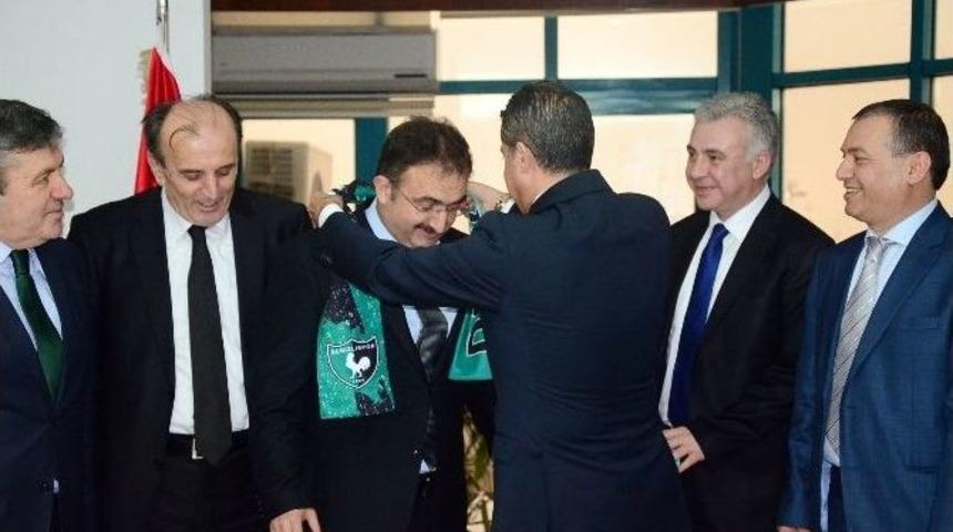 Denizlispor Yönetimi, Vergi Dairesi Başkanı Zafer Evci’yi Ziyaret Etti