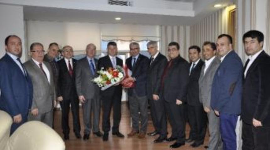 Türk Kızılay’ından Başkan Fikret Yeni’ye ‘hayırlı Olsun’ Ziyareti