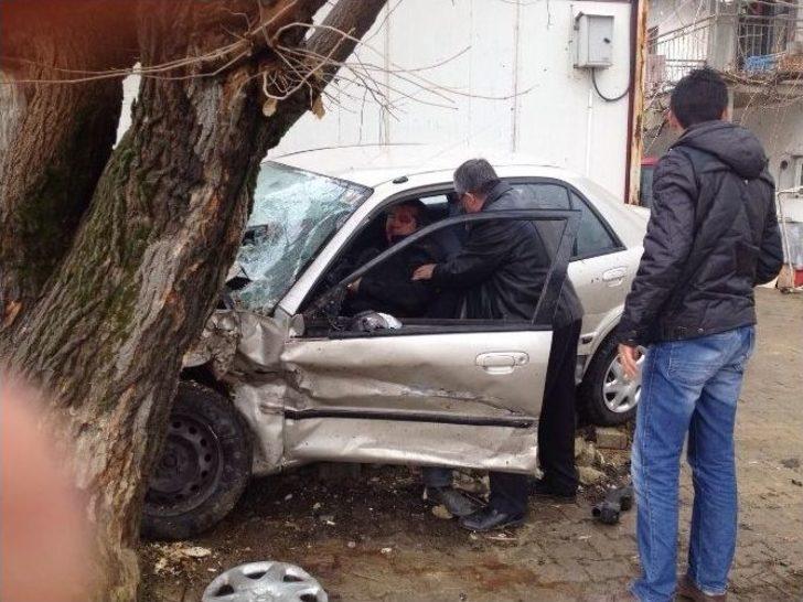 Ak Parti Şaphane İlçe Başkanı Trafik Kazasında Yaralandı G1