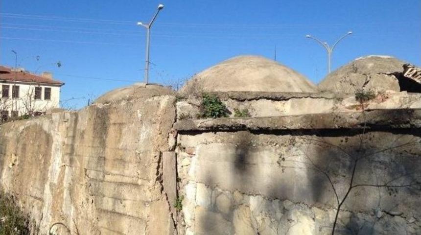 Devrekani&rsquo;de 550 Yıllık Hamam Yok Oluyor