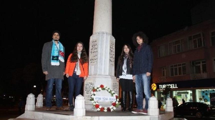 Sarıkamış Şehitlerini Anmak İ&ccedil;in Y&uuml;r&uuml;d&uuml;ler