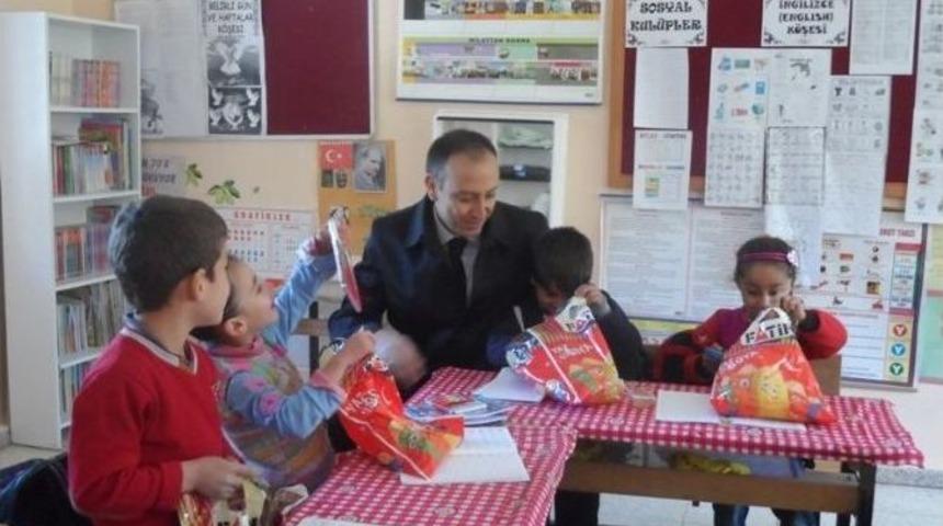 Kaymakam Kahraman K&ouml;y Okullarını Ziyaret Etti