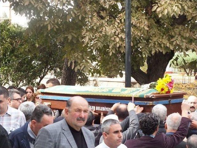 Mustafa Gezeroğlu Toprağa Verildi 1