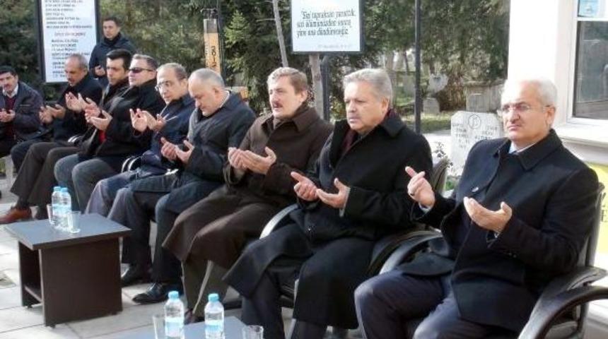 Erzincan&rsquo;Da 75 Yıl &Ouml;nce Depremde &Ouml;lenler Anıldı
