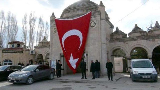 Erzincan’Da 75 Yıl Önce Depremde Ölenler Anıldı