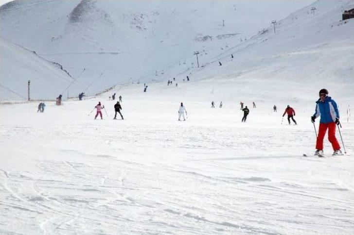 Palandöken’de Yediden Yetmişe Kayak Keyfi G1