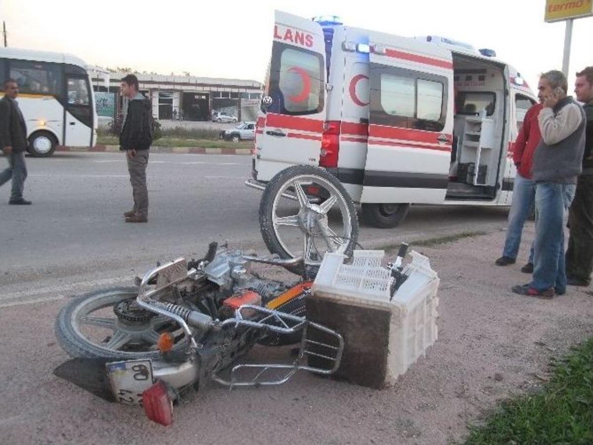 Motosiklet Kazası: 1 &Ouml;l&uuml;