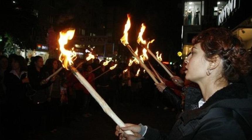 Kesk&rsquo;li Kadınlardan Ortakkaya İ&ccedil;in Meşaleli Eylem