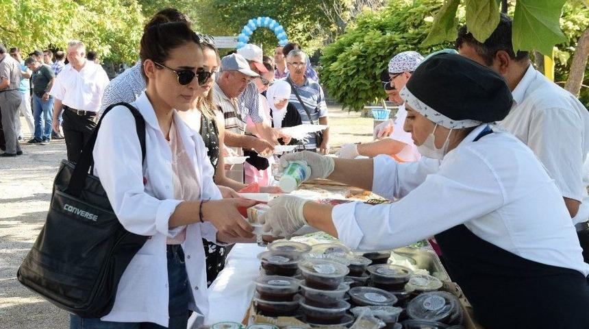 Esog&uuml; Sağlık, Uygulama Ve Araştırma Hastanesi&rsquo;nde 5&rsquo;inci Geleneksel Pilav G&uuml;n&uuml;
