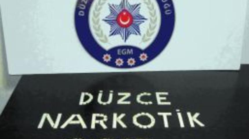 D&uuml;zce Polisinden Uyuşturucu Hap Operasyonu