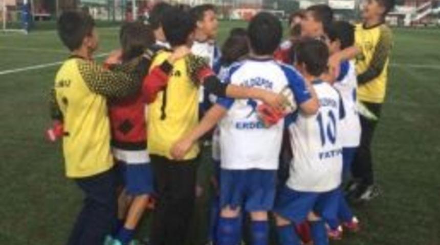 Yıldızspor Alt Yapısı &Ccedil;alışmalarını S&uuml;rd&uuml;r&uuml;yor