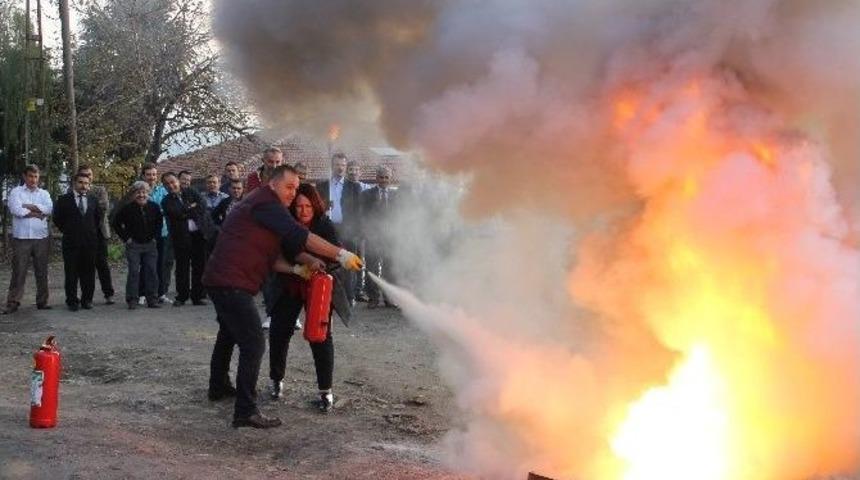 Sağlık M&uuml;d&uuml;rl&uuml;ğ&uuml;nde Yangın Tatbikatı