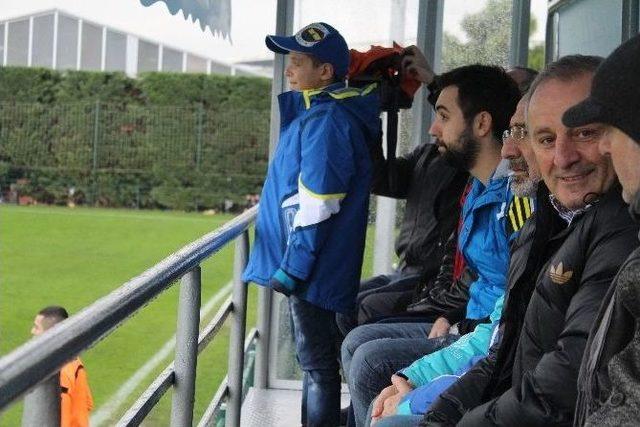 Gözünden Yaralanan Minik Mert, Çok Sevdiği Fenerbahçe’nin Maçını İzledi