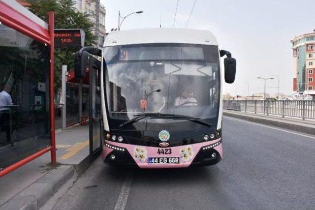 Malatya’Da ‘Pembe Trambüs’ Dönemi Başladı