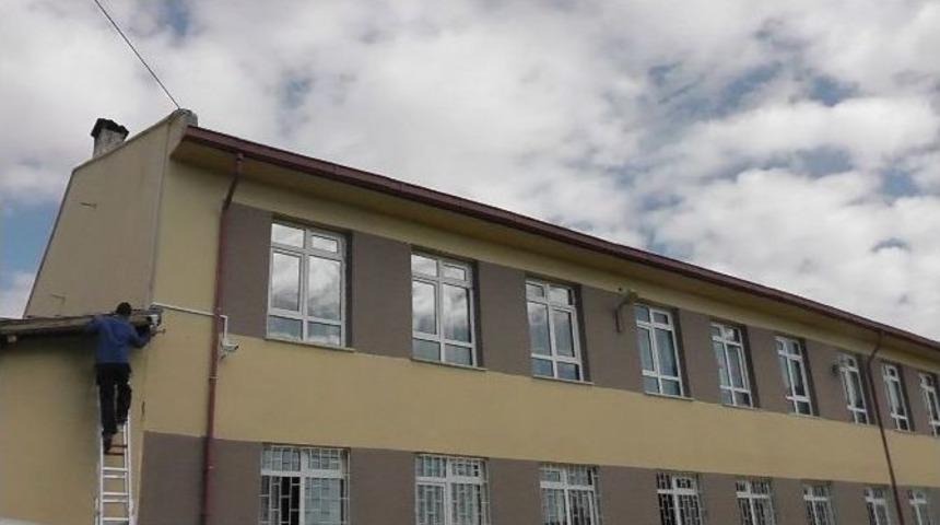 Kermesin Geliriyle G&uuml;venlik Kamerası Aldılar