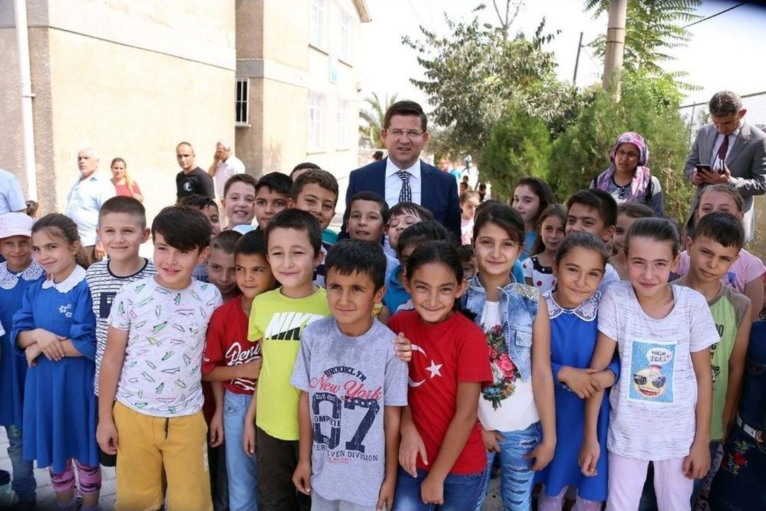 Denizli&rsquo;de Birinci Sınıflara 5 Bin &Ccedil;anta