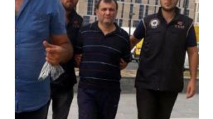 Fet&ouml;&rsquo;Den Aranan &Ouml;gretmen &Ccedil;ift Yakalandı