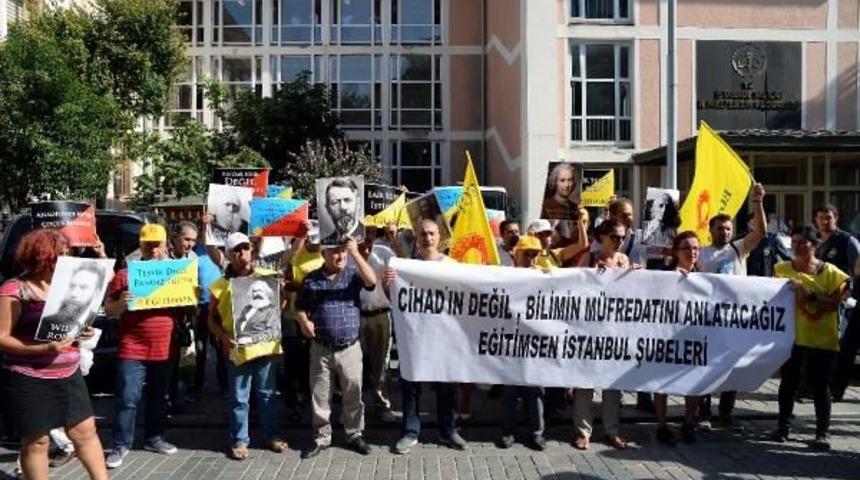 Eğitim-Sen &Uuml;yelerinden Darwin'li, Marx'lı, Weber'li Eylem