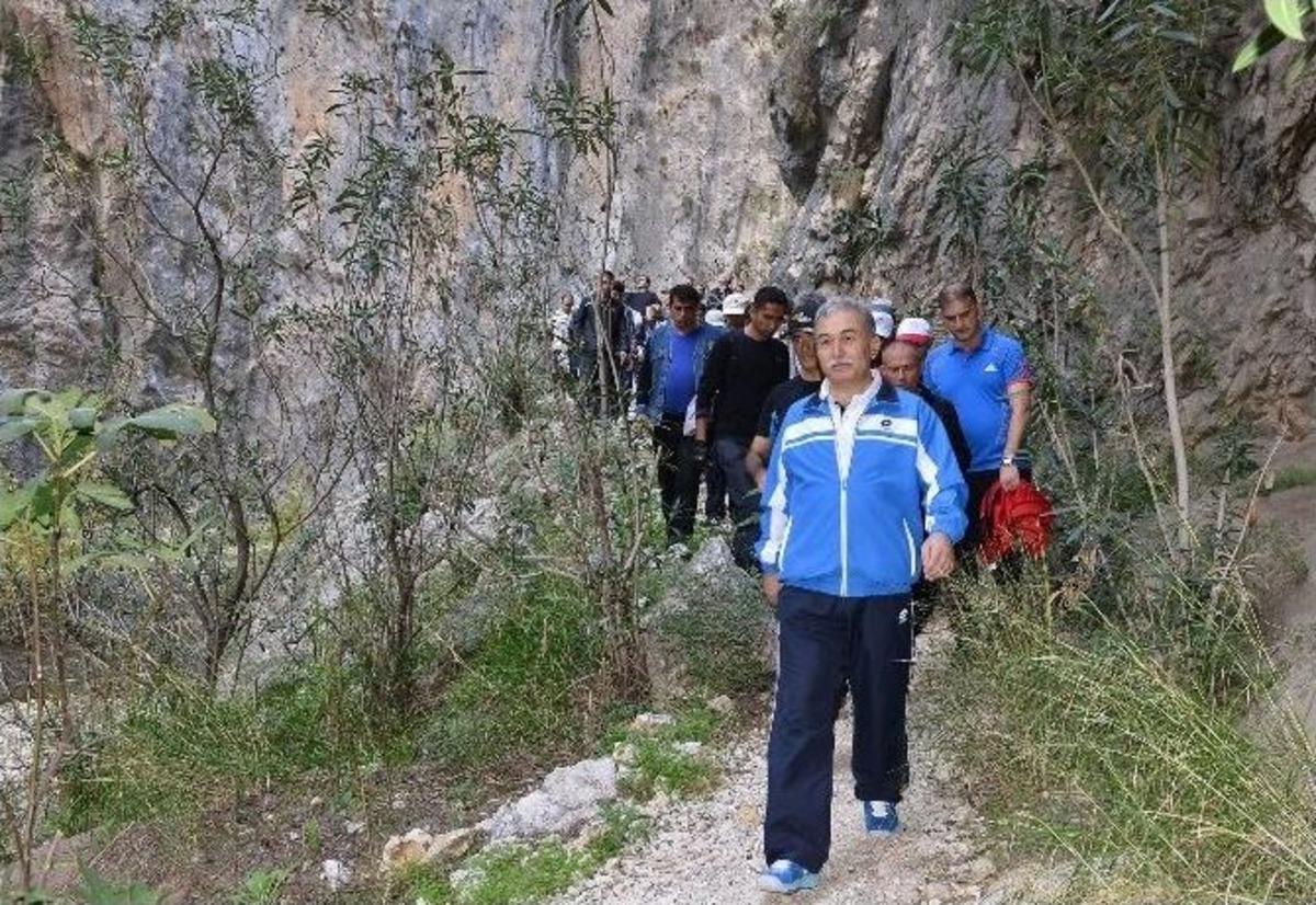 Vali B&uuml;y&uuml;k: "kapıkaya Kanyonu, Doğa Y&uuml;r&uuml;y&uuml;şlerinin Parlayan Yıldızı Olmalı"
